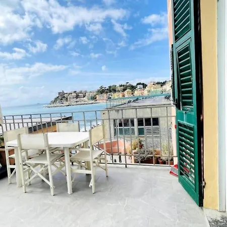 Comodissimo Gaslini E Mare Genua Exterior foto
